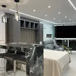 Luxury Piscis בנאלמדנה